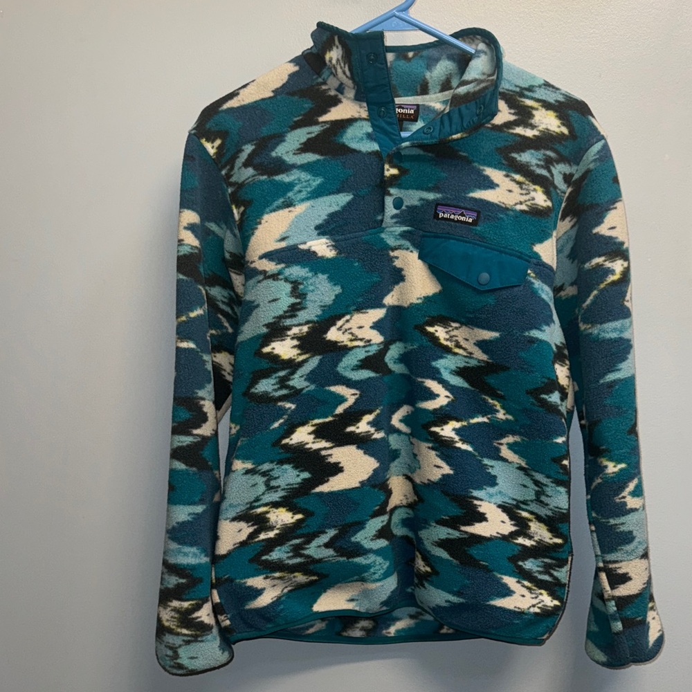 Patagonia Blue and Black Patterned Fleece - Picture 1 of 3